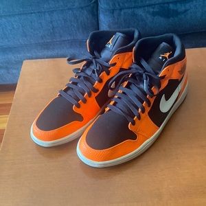Jordan 1 mids (2018) “black cone”